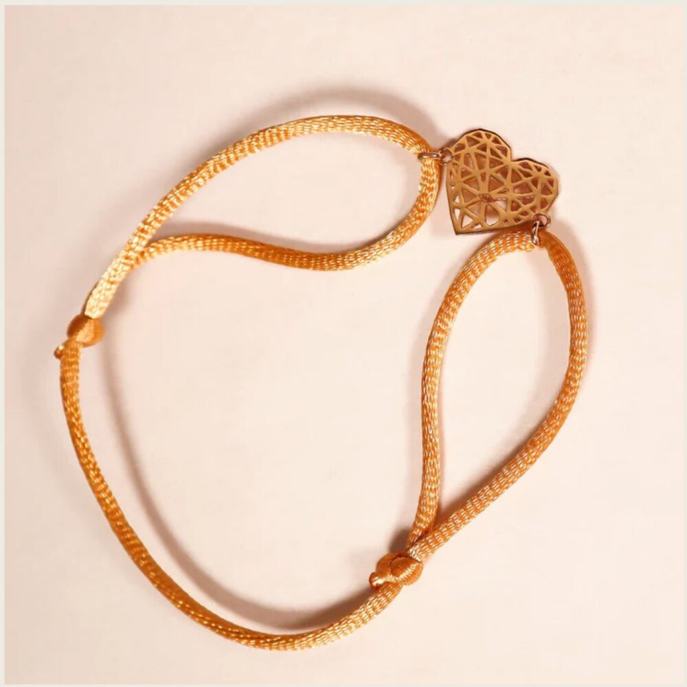 18k Gold Heart Bracelet - Picture 4 of 6